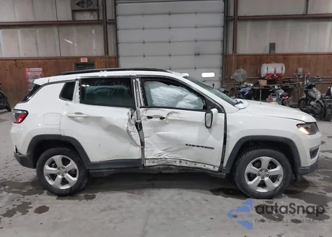 2019 Jeep Compass Latitude 4X4 from USA, damaged, VIN 3C4NJDBB2KT827920